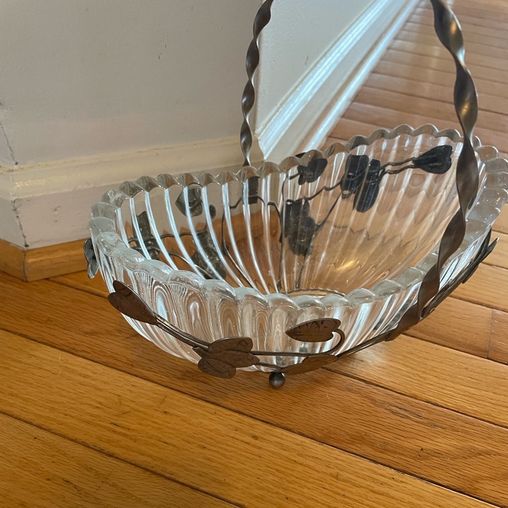 vintage mcm 1950s beautiful Glass 
bowl & Twisted Metal Handle and leaf Accents - Picture 3 of 4